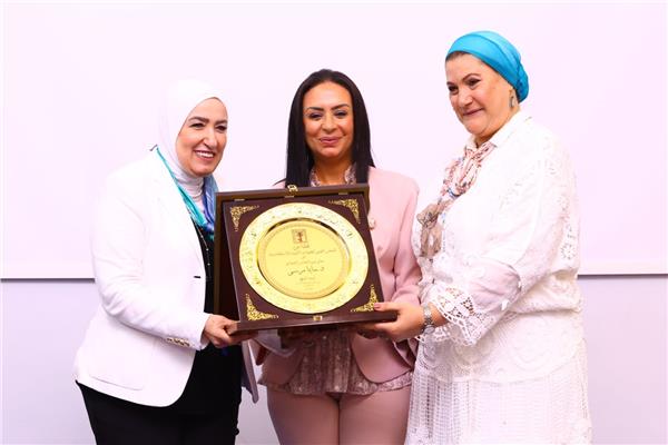  وزيرة التضامن الاجتماعي