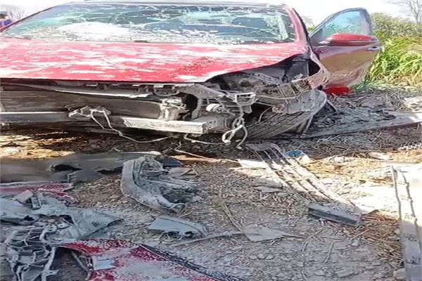 انقلاب سيارة ملاكي من أعلى طريق شبرا بنها الحر