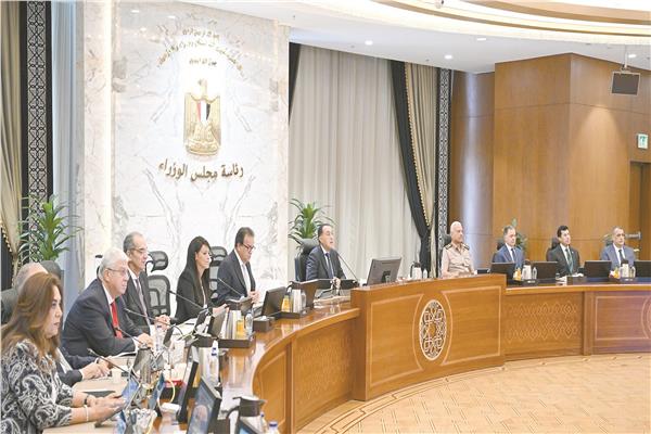 د. مصطفى مدبولى خلال اجتماع مجلس الوزراء أمس