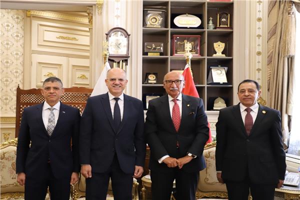رئيس محكمة النقض خلال استقباله رئيس الجامعة الألمانية بالقاهرة