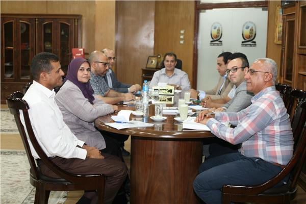 رئيس جنوب الوادي يناقش استعدادات الجامعة الأهلية للعام الجامعي الجديد ‎