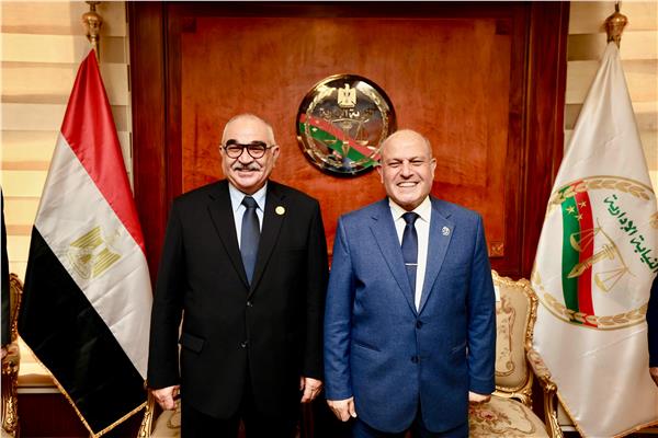 رئيس هيئة النيابة الإدارية خلال استقباله رئيس هيئة قضايا الدولة