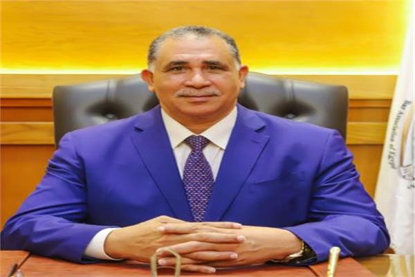 عبدالحليم علام نقيب محاميي مصر ورئيس اتحاد المحامين العرب