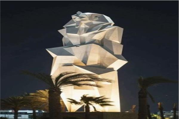التمثال الجديد