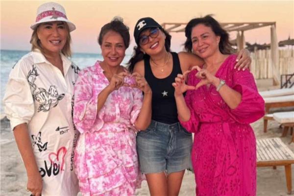 من الساحل.. ليلى علوي تدعم أنغام