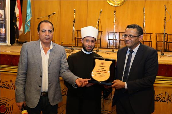 الأستاذ الدكتور أسامة الأزهري وزير الأوقاف