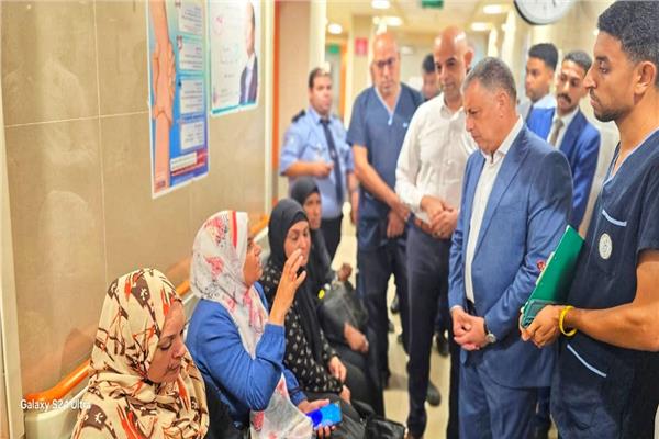 اللواء طيار أكرم محمد جلال محافظ الإسماعيلية خلال الجولة