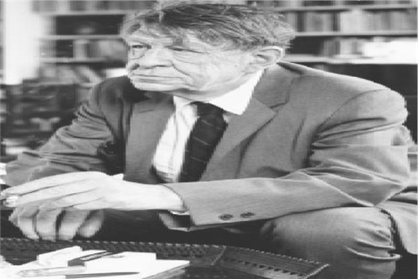 الأديب الإسبانى الكبير إنريكى بيلا ماتاس