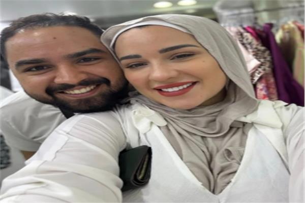أسما شريف منير وزوجها