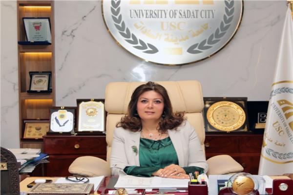  الدكتورة شادن معاوية رئيس جامعة مدينة السادات 