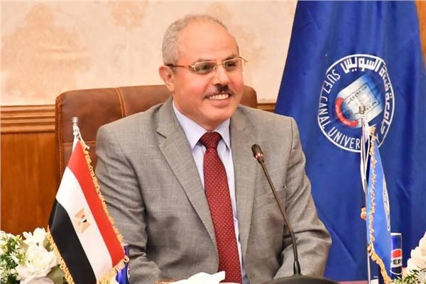  الدكتور ناصر مندور رئيس الجامعة
