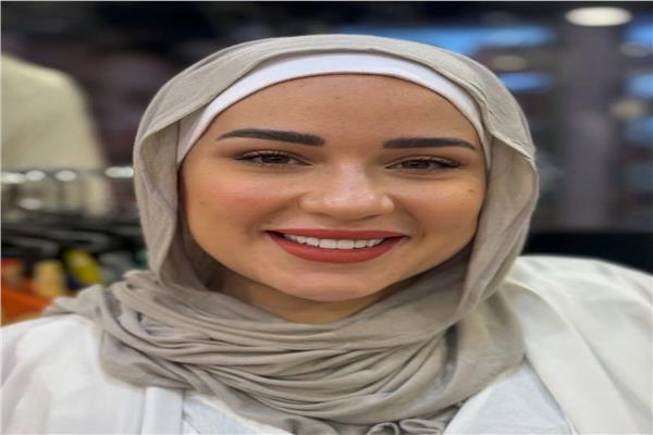 الفنانة أسما شريف منير