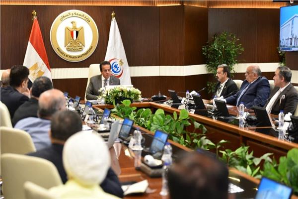  وزير الصحة يبحث مع غرفة مقدمي خدمات الرعاية الصحية بالقطاع الخاص ضوابط الحالات الطارئة