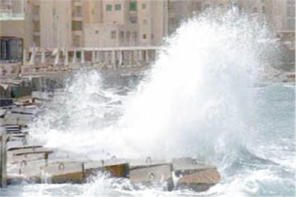  الاضطرابات البحرية وارتفاع الأمواج
