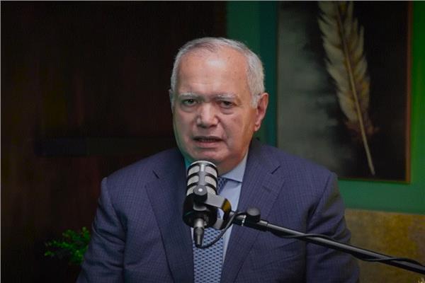 السفير محمد العرابي وزير الخارجية الأسبق