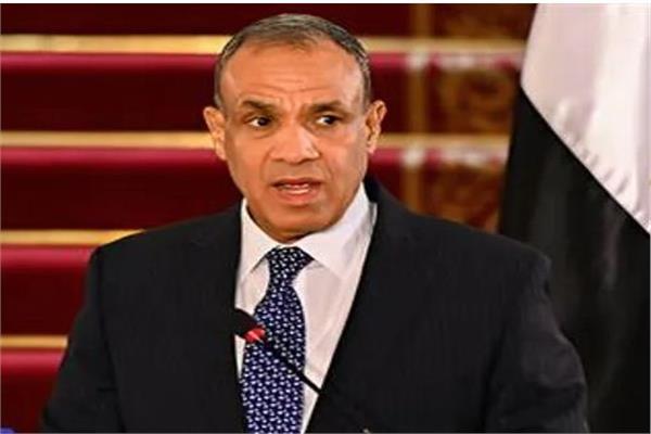 الدكتور بدر عبد العاطي 