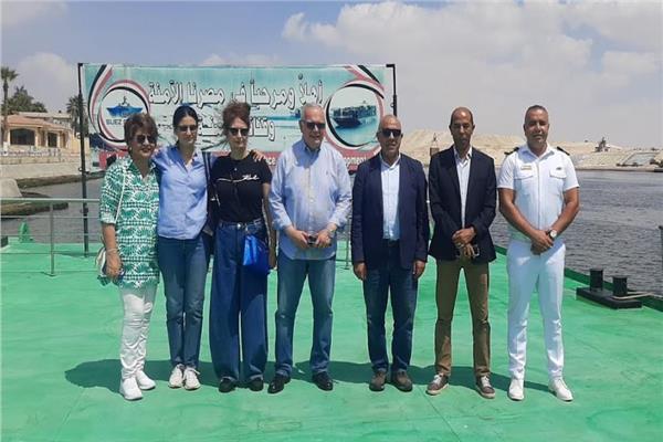 اللواء طيار أكرم محمد جلال محافظ الإسماعيلية والسفير محمد العرابي