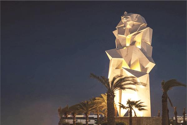 التمثال الجديد
