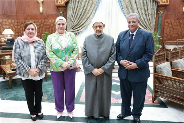  شيخ الأزهر يستقبل رئيسة المجلس القومي للطفولة