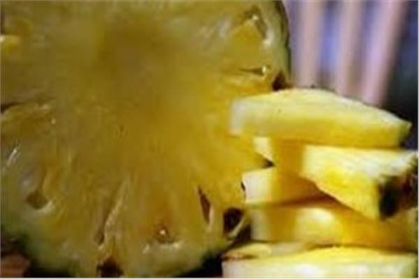  تناول الأناناس