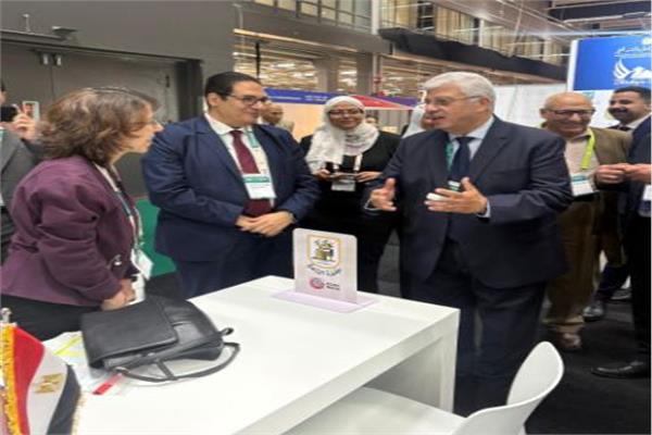 الدكتور أيمن عاشور أثناء فعاليات النسخة الخامسة والثلاثين من المعرض الدولي للتعليم العالي