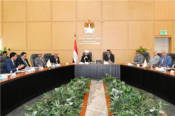 وزيرا الإسكان والأوقاف