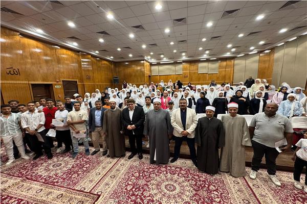 ختام دورة تدريب طلاب الأزهر الشريف في مجال الوعي السياحي