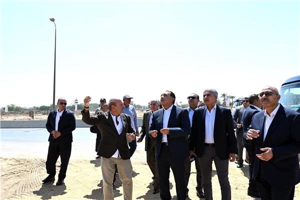 رئيس الوزراء يُتابع أعمال التطوير الجارية بالمنطقة المُحيطة بالمتحف المصري الكبير