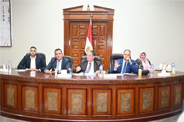 خلال الاجتماع