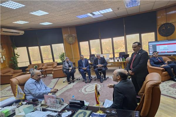 الدكتور محمود عصمت وزير الكهرباء والطاقة المتجددة