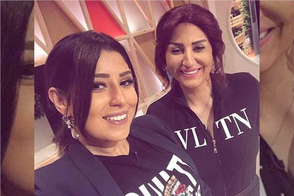 الفنانة أيتن عامر و الفنانة وفاء عامر