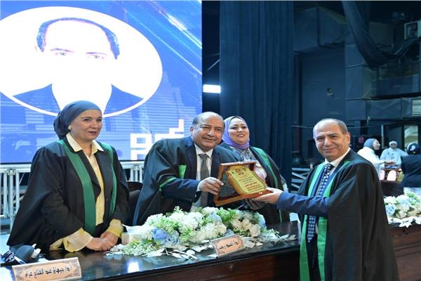 كلية التربية للطفولة المبكرة تحتفل بتخريج دفعة 2025 