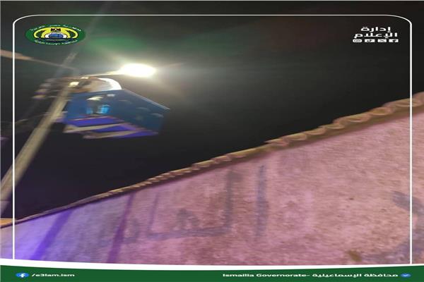 رفع كفاءة الإنارة بمقابر الشهداء بالإسماعيلية 