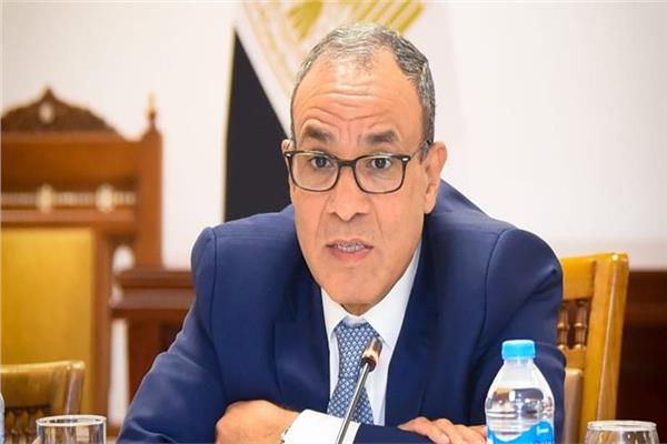 الدكتور بدر عبد العاطي