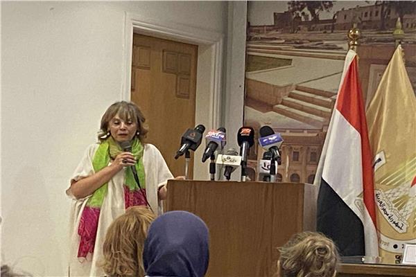 عبير لطفي