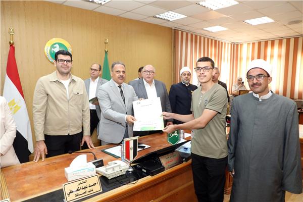 تكريم 90 من أوائل الشهادات العامة وذوي الهمم بالشرقية
