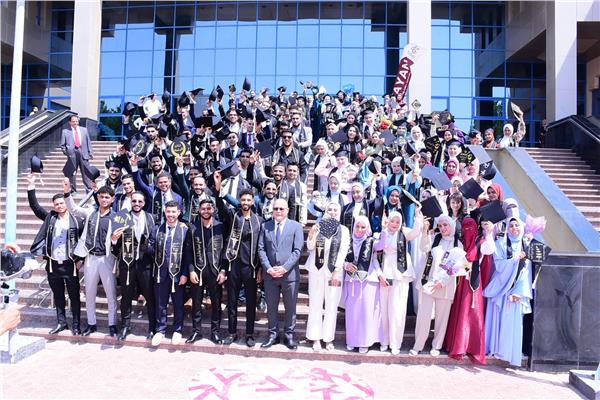 النعماني يعلن تعيين ١٦ معيدا  بحفل تخرج الدفعة ١٥ بكلية التمريض 