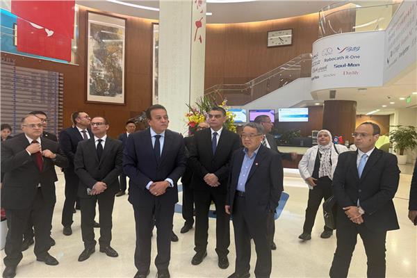 وزير الصحة يبحث مع مسئولي «ميدبوت» التعاون في تطوير التكنولوجيا الطبية والجراحة الروبوتية