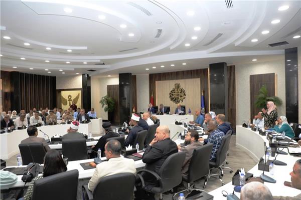محافظ أسوان سرعة إنجاز مشروعات الخطة الإستثمارية