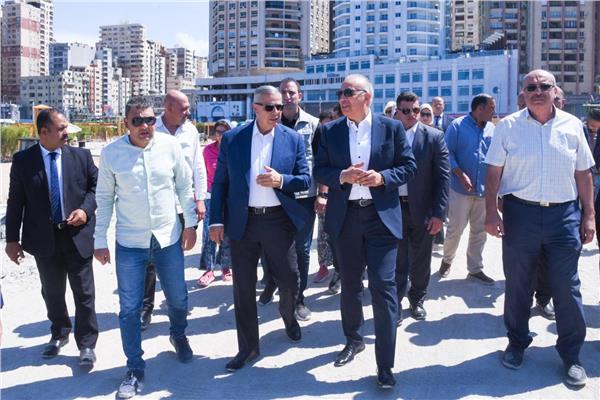 وزير الموارد المائية يتفقد مشروع حماية الشواطيء