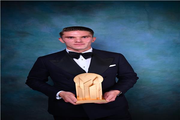 فيكتور جيوكيريس