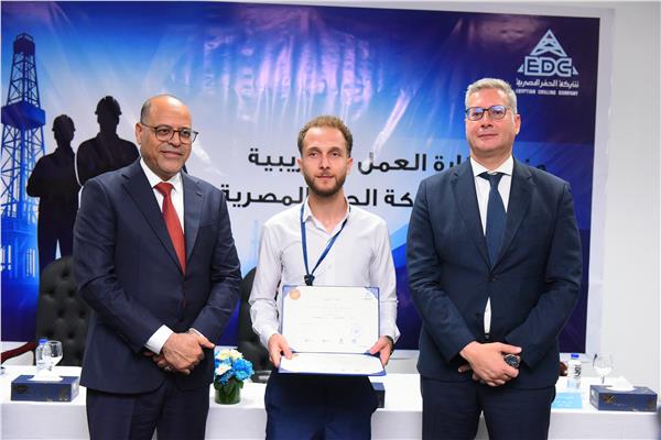 وزير العمل :نستهدف تدريب 600 مُتدرب في الحفر والخدمات البترولية ، وإعداد جيل مُتخصص . 