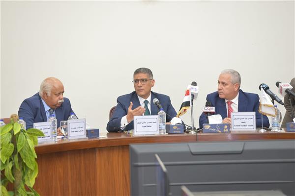 محافظ الجيزة ورئيس الهيئة الوطنية للصحافة