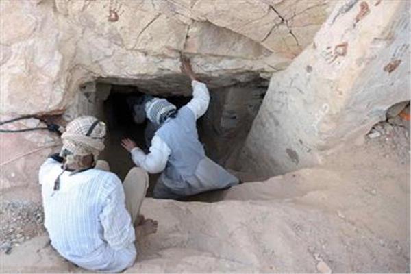 التنقيب عن الآثار