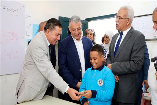 الطالب حمزة احمد عبيد بالصف الرابع الابتدائي  بمدرسة الشهيد جواد حسني الابتدائية