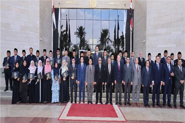 وزير العدل خلال استقباله سفير دولة ماليزيا والوفد القضائي