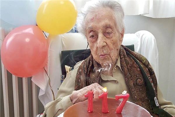  علب زبادي يوميا قد تكون سر العيش حتى عمر 100 عام
