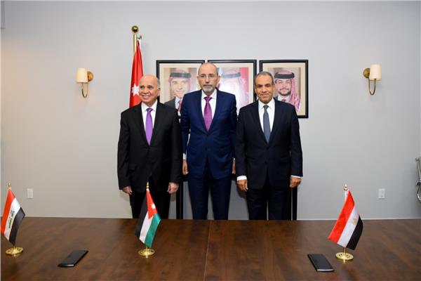 وزير الخارجية يشارك في اجتماع آلية التعاون الثلاثي بين مصر والأردن والعراق 