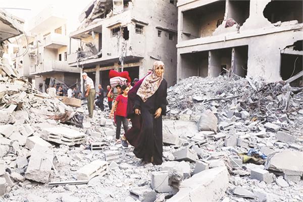 غزة تتحول إلى أنقاض والآلاف يحاولون الفرار من جحيم الحرب