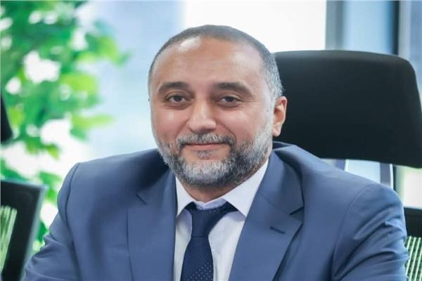 الدكتور عمرو عادل عبد العال